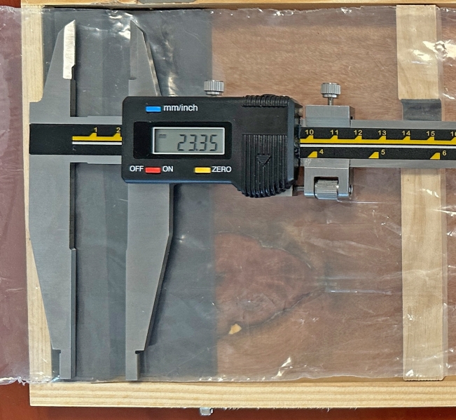 S593: Dig.-Messschieber 300 x 90 mm, mit Spitzen
